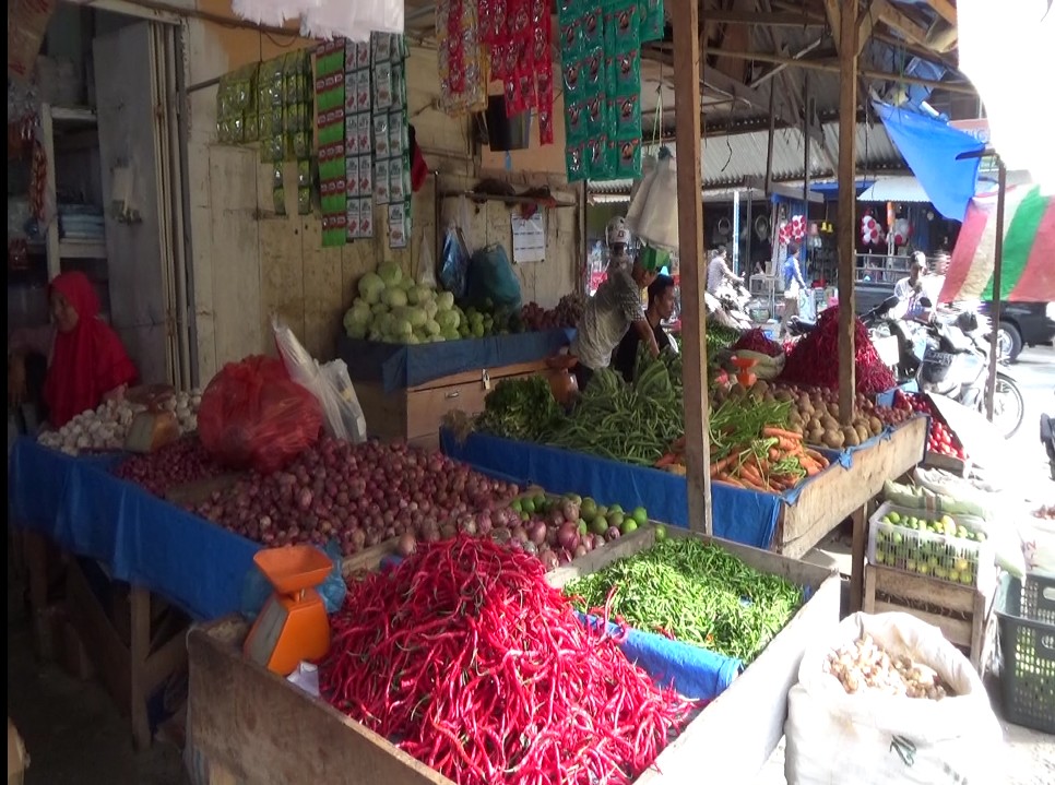 Harga Cabai Merah di Pasar Blangpidie Turun Drastis