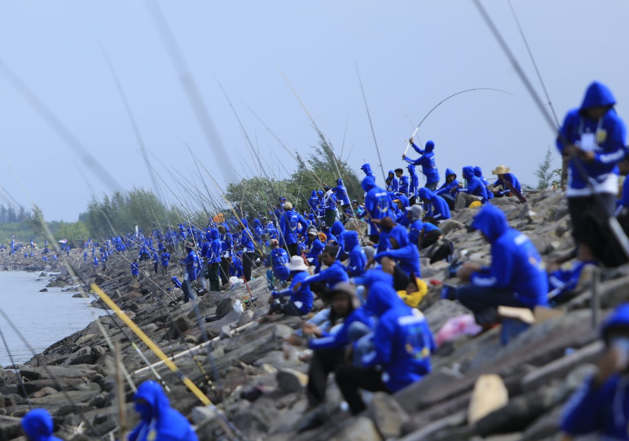 Ribuan Pemancing Berkumpul di Banda Aceh Rebut Hadiah Umroh