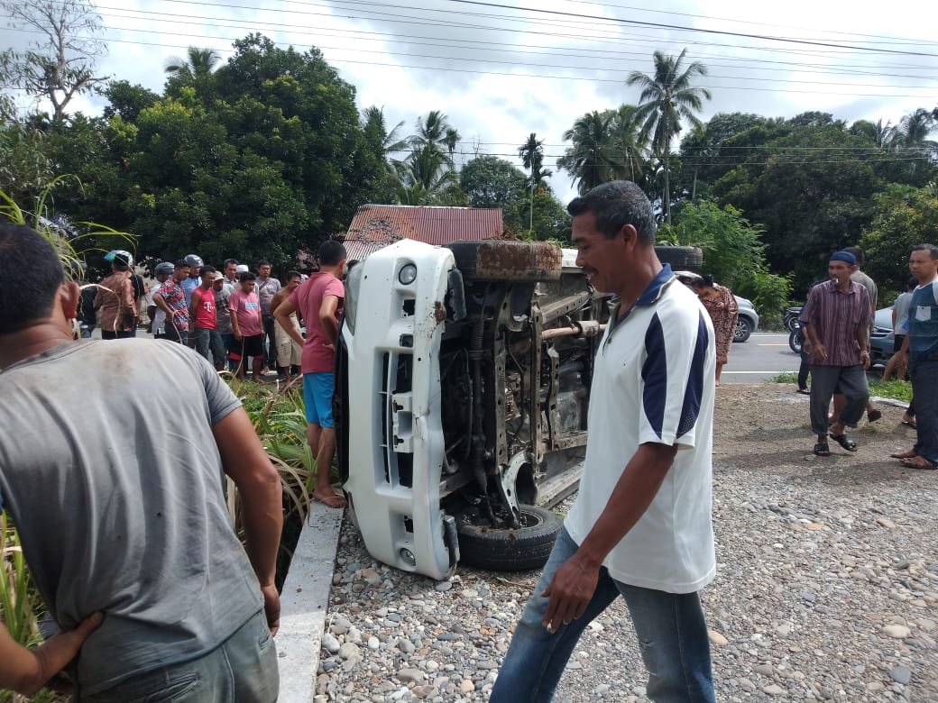 Sempat Kejar-kejaran Hingga Mobil Pelaku Terbalik, Satresnarkoba Polres Abdya Berhasil Bekuk Pengedar Sabu Asal Nagan Raya