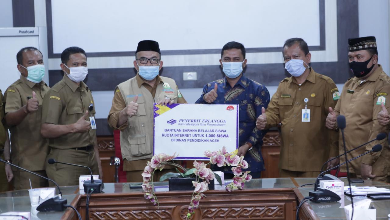 1.000 Siswa di Aceh Terima Paket Internet dari Penerbit Erlangga