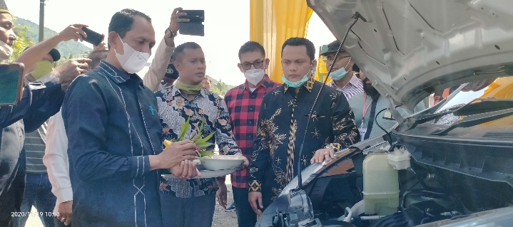 Pengusaha Abdya Berikan Dua Unit Ambulance untuk Masyarakat