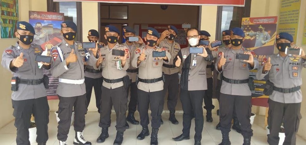 Anggota Brimob Ramai - Ramai Download Mobile JKN