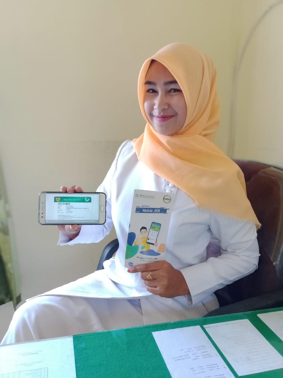 Siska Perawat Gigi di Gayo Lues Ajak Masyarakat Gunakan Aplikasi Mobile JKN