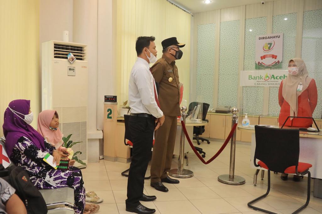 Gubernur ke Nasabah Bank Aceh: Bagaimana Pelayanan disini?