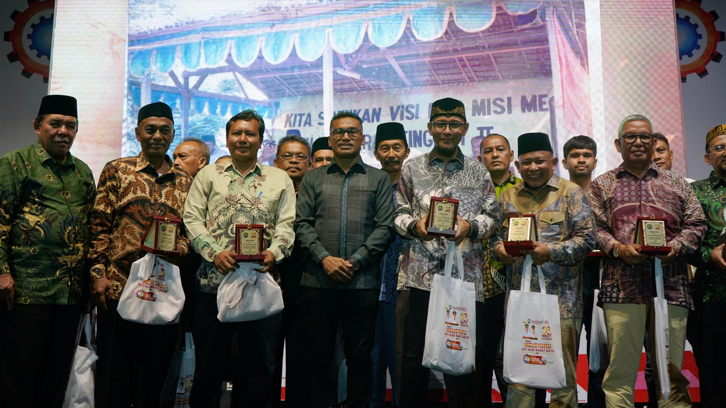 Bupati Safaruddin Tutup Acara Gelar TTG dan HUT ke-23 Abdya, Tokoh ...